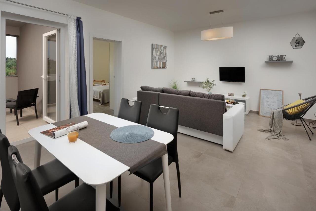 Aurora Apartment Liznjan Luaran gambar
