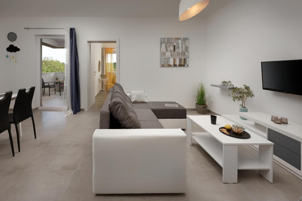 Aurora Apartment Liznjan Luaran gambar