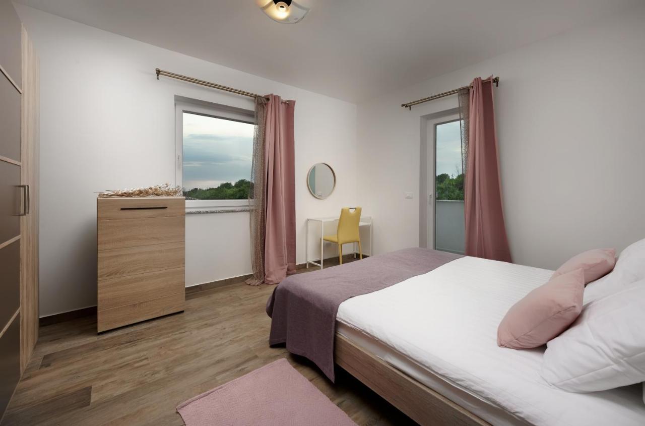 Aurora Apartment Liznjan Luaran gambar