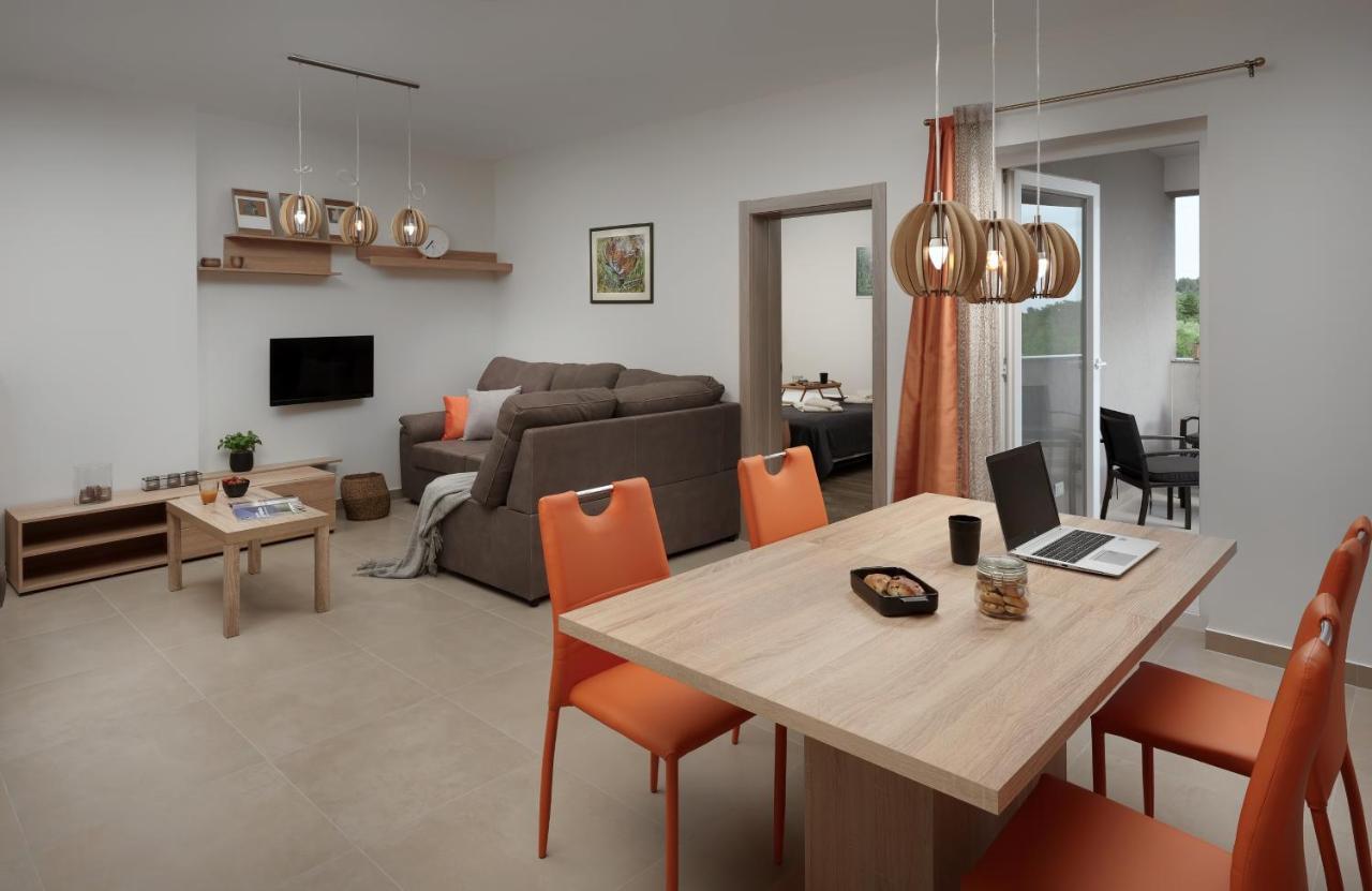 Aurora Apartment Liznjan Luaran gambar
