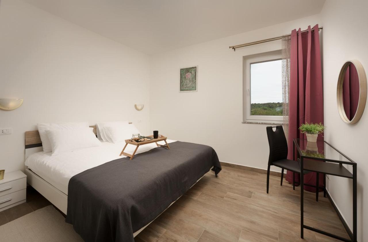 Aurora Apartment Liznjan Luaran gambar