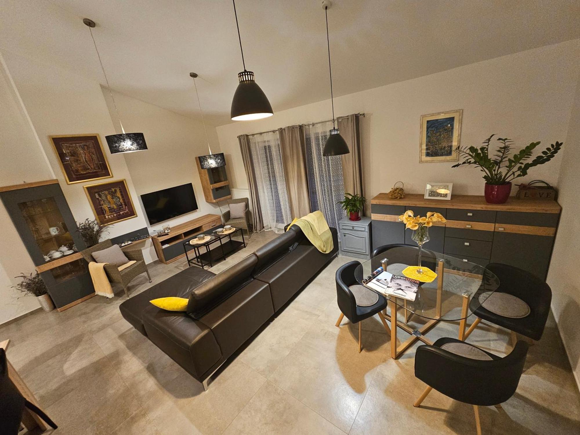 Aurora Apartment Liznjan Luaran gambar